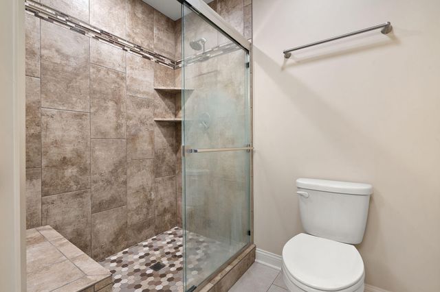 350 Waterford Circle N, Schererville, IN 46375