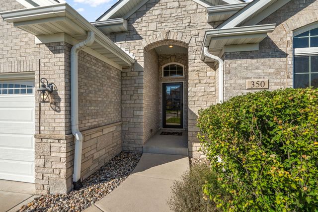 350 Waterford Circle N, Schererville, IN 46375