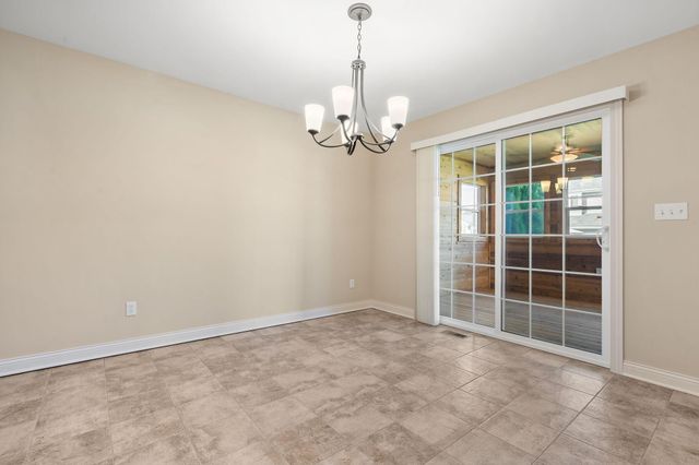 350 Waterford Circle N, Schererville, IN 46375