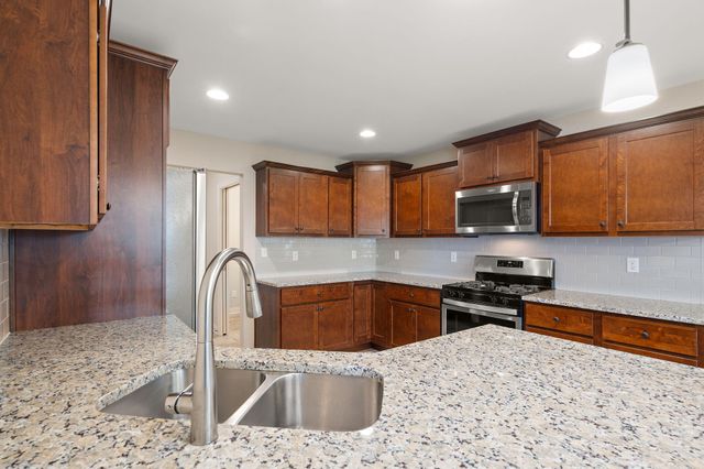 350 Waterford Circle N, Schererville, IN 46375