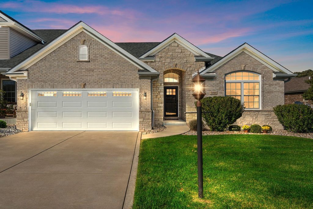 350 Waterford Circle N, Schererville, IN 46375