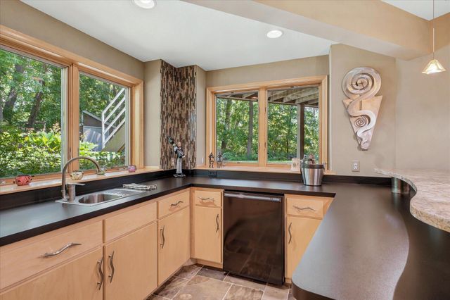 4170 Dallas Lane N, Plymouth, MN 55446