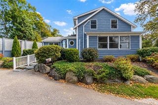 77 Cliff Drive, Bristol, RI 02809