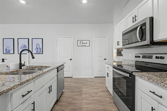 118 Barton Creek Drive, Huntsville, TX 77340
