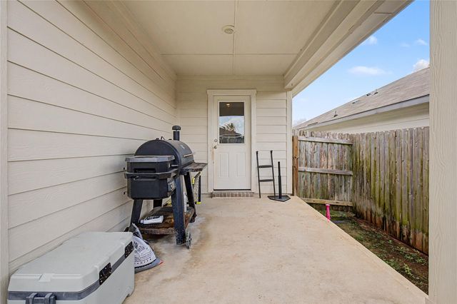 118 Barton Creek Drive, Huntsville, TX 77340