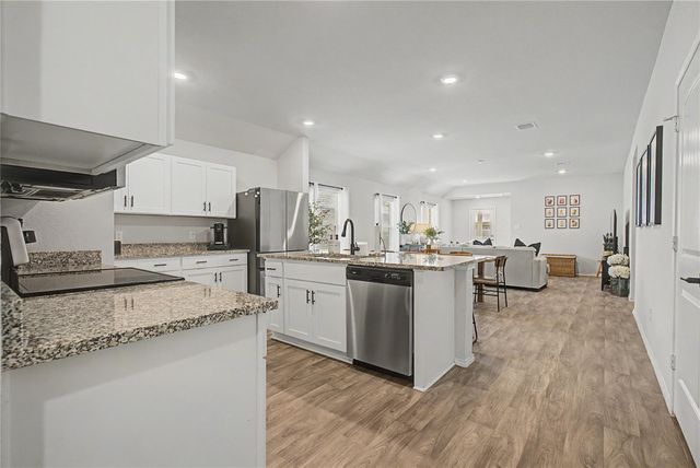 118 Barton Creek Drive, Huntsville, TX 77340