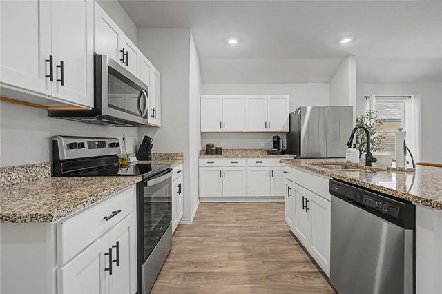 118 Barton Creek Drive, Huntsville, TX 77340