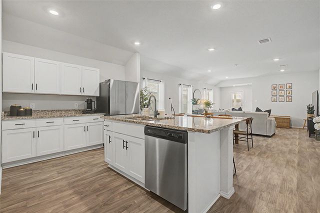 118 Barton Creek Drive, Huntsville, TX 77340