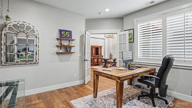 25500 SE 274th Place, Maple Valley, WA 98032