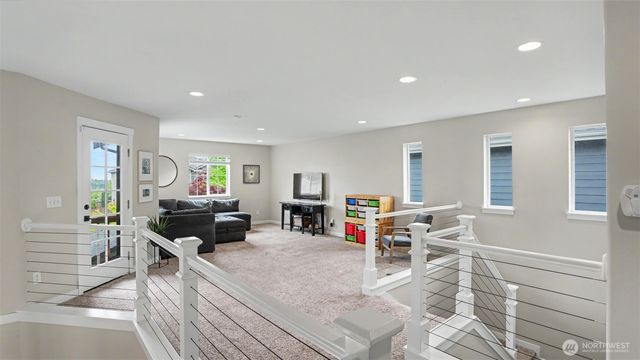 25500 SE 274th Place, Maple Valley, WA 98032