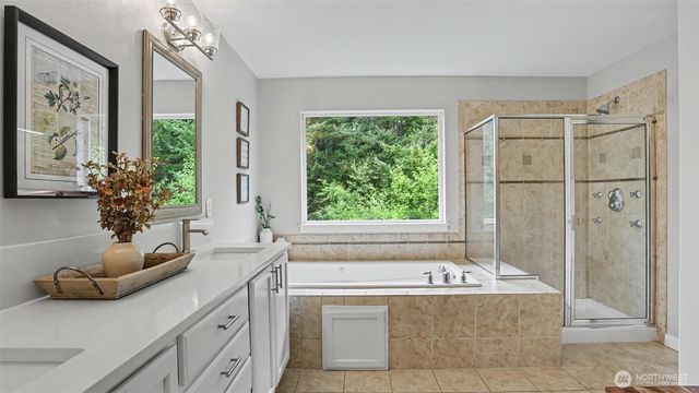25500 SE 274th Place, Maple Valley, WA 98032