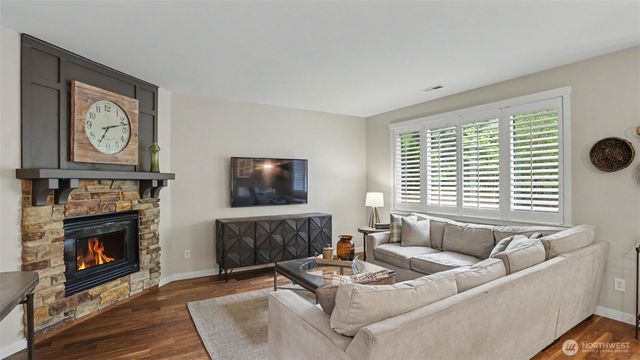 25500 SE 274th Place, Maple Valley, WA 98032