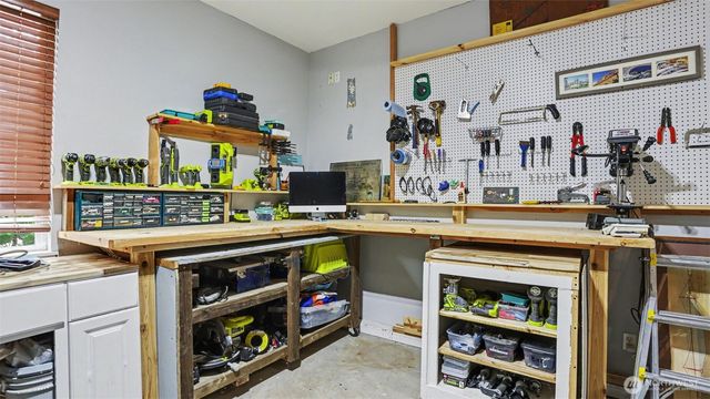 25500 SE 274th Place, Maple Valley, WA 98032