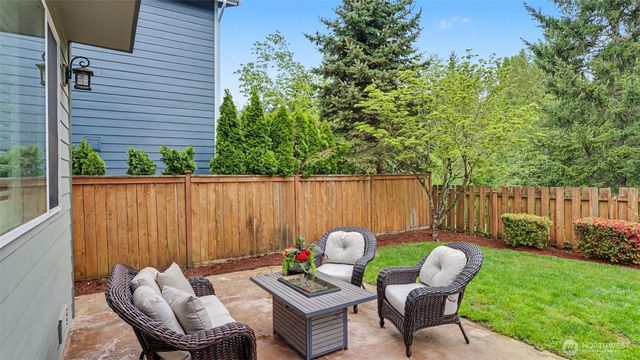 25500 SE 274th Place, Maple Valley, WA 98032