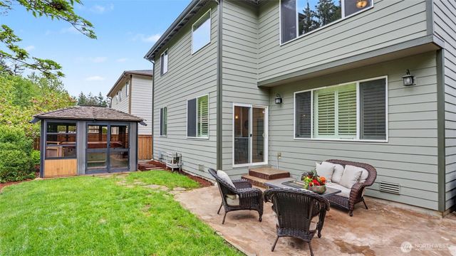 25500 SE 274th Place, Maple Valley, WA 98032