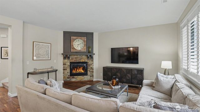 25500 SE 274th Place, Maple Valley, WA 98032