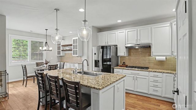 25500 SE 274th Place, Maple Valley, WA 98032