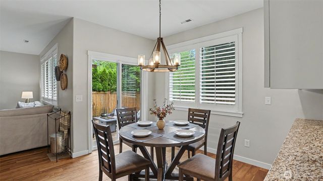 25500 SE 274th Place, Maple Valley, WA 98032