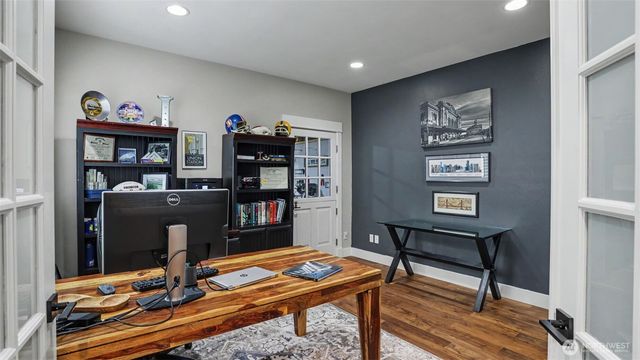 25500 SE 274th Place, Maple Valley, WA 98032