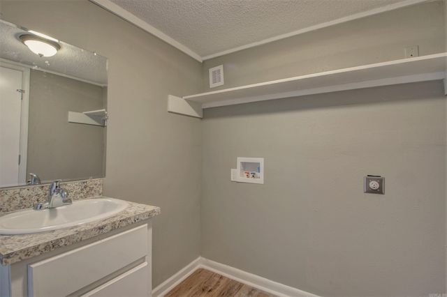 1900 Labette Manor Drive, Little Rock, AR 72205