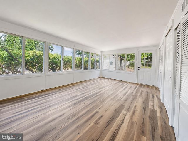 3 FERN CIR, West Berlin, NJ 08091
