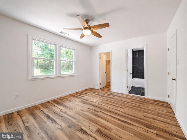 3 FERN CIR, West Berlin, NJ 08091