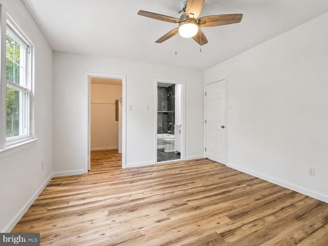 3 FERN CIR, West Berlin, NJ 08091