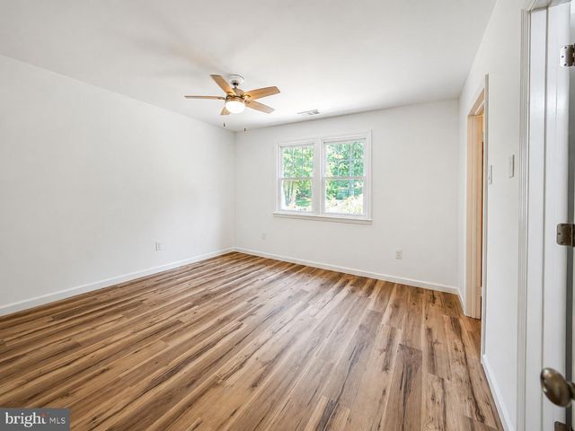 3 FERN CIR, West Berlin, NJ 08091