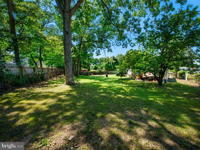 3 FERN CIR, West Berlin, NJ 08091