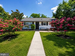 3 FERN CIR, West Berlin, NJ 08091