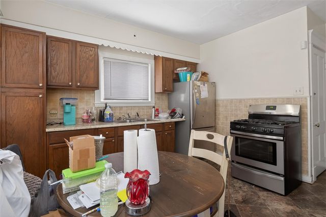 88 Gardiner Avenue, Rochester, NY 14611