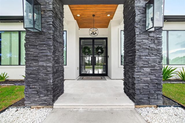3227 River Bend Dr, Rosenberg, TX 77471