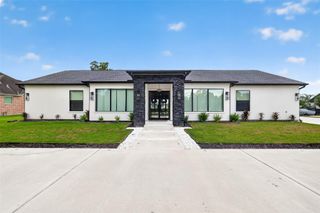3227 River Bend Dr, Rosenberg, TX 77471