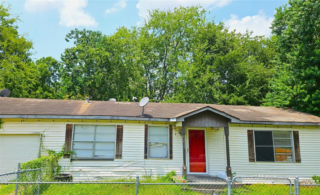 5215 Gum Street, Crosby, TX 77532