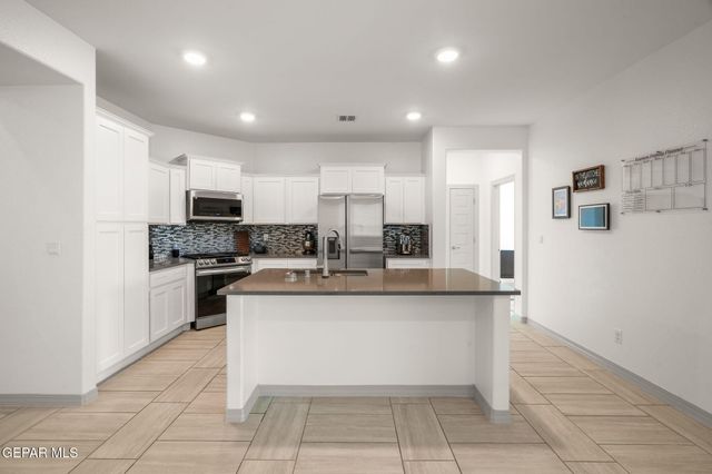 908 Crystal Deer Drive, El Paso, TX 79928