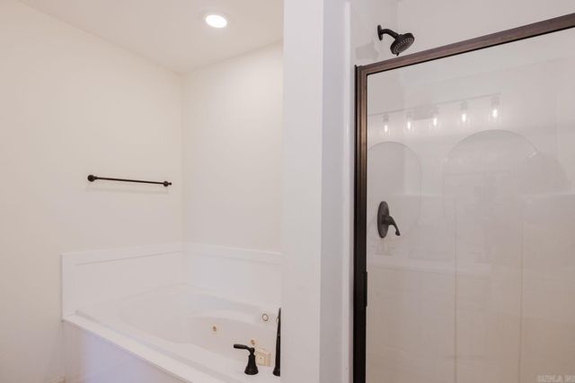 3214 Meadowlake, Bryant, AR 72022