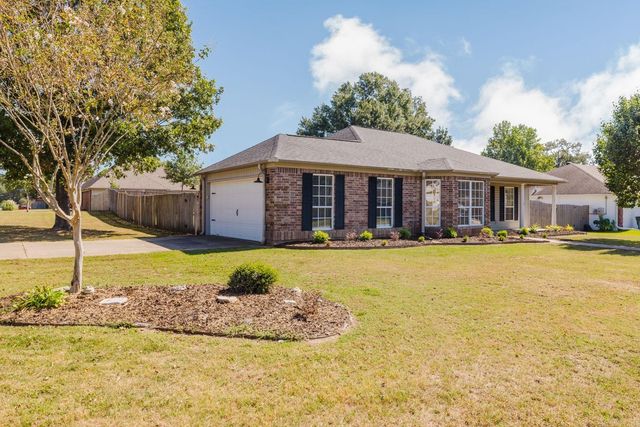 3214 Meadowlake, Bryant, AR 72022