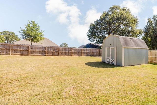 3214 Meadowlake, Bryant, AR 72022