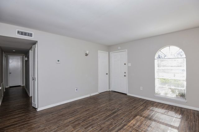 129 Sheffield Drive, Cedar Hill, TX 75104