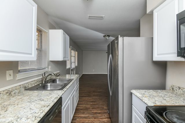 129 Sheffield Drive, Cedar Hill, TX 75104