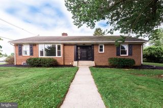 412 S SEVENTH ST, Chambersburg, PA 17201