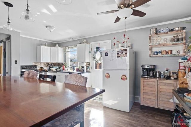 22050 Mauer Street, St. Clair Shores, MI 48080