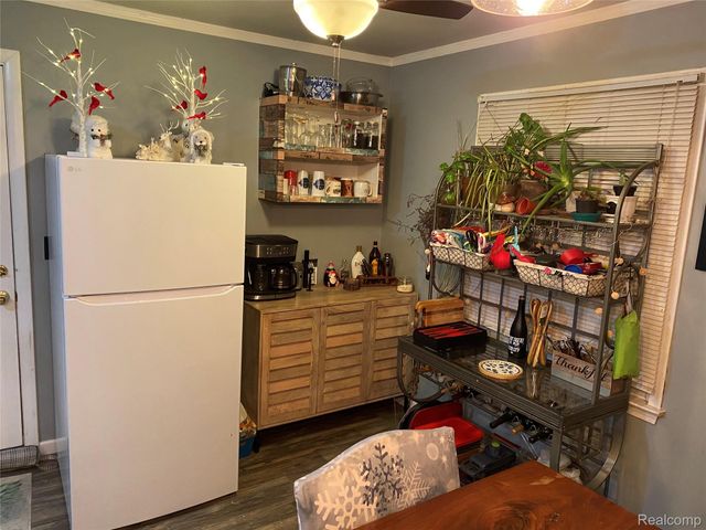 22050 Mauer Street, St. Clair Shores, MI 48080