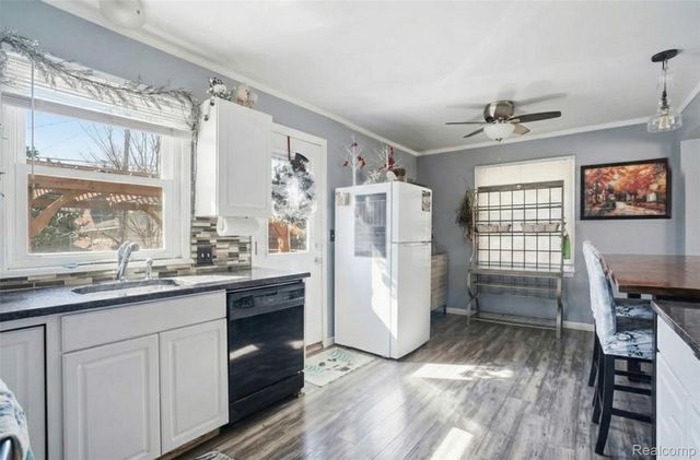 22050 Mauer Street, St. Clair Shores, MI 48080