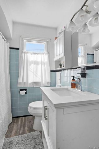 22050 Mauer Street, St. Clair Shores, MI 48080