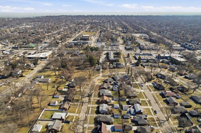 22050 Mauer Street, St. Clair Shores, MI 48080