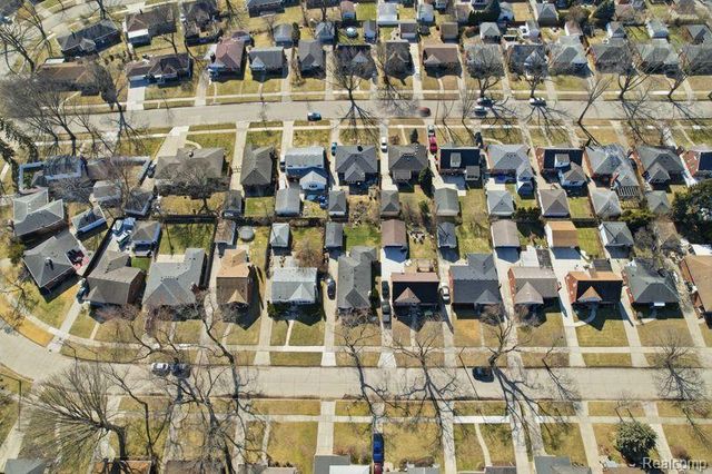 22050 Mauer Street, St. Clair Shores, MI 48080