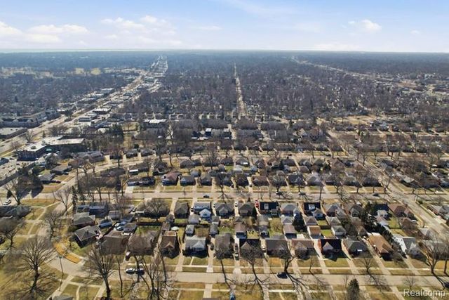 22050 Mauer Street, St. Clair Shores, MI 48080