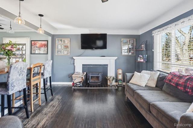 22050 Mauer Street, St. Clair Shores, MI 48080