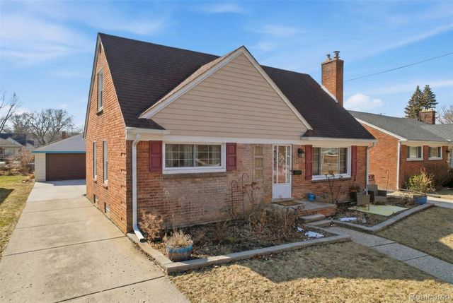 22050 Mauer Street, St. Clair Shores, MI 48080